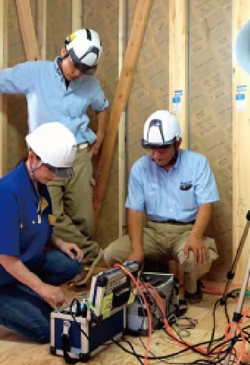 気密測定のようす